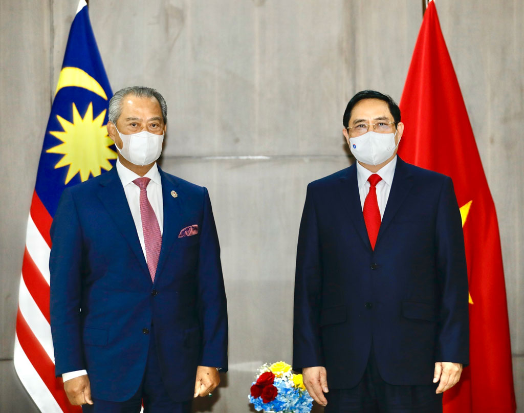 Thủ tướng Phạm Minh Chính thảo luận với nhiều lãnh đạo ASEAN