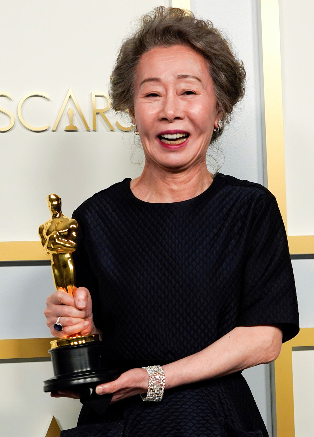 Nữ đạo diễn châu Á đầu tiên đoạt Oscar với câu chuyện về nước Mỹ1