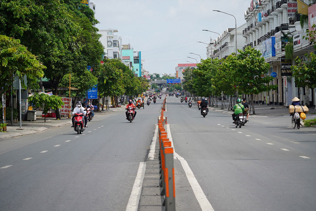 Sài Gòn những ngày giãn cách xã hội: Ám ảnh tiếng còi xe cấp cứu trong đêm1