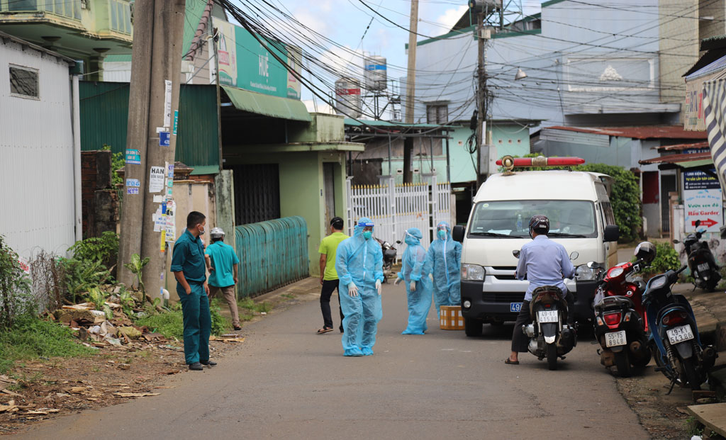 Lâm Đồng: Phát hiện chùm ca dương tính với Covid – 19 về từ bệnh viện Từ Dũ, Bảo Lộc phong tỏa cả khu phố5