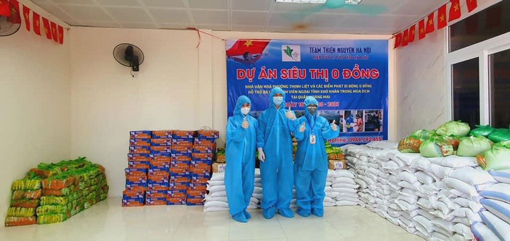 Những chuyến xe chở gạo mì, cá khô giúp người nghèo ở Hà Nội vượt qua dịch Covid-19 4