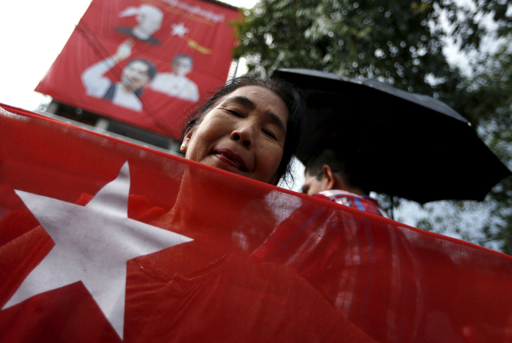 Người dân ủng hộ đảng NLD - Ảnh minh họa: Reuters