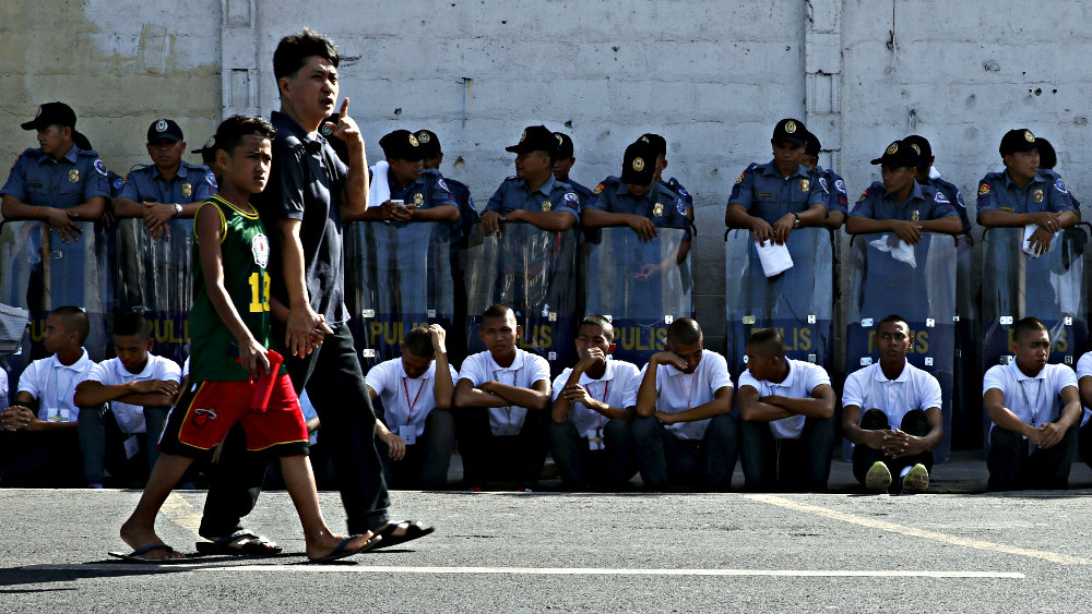 Lực lượng an ninh của Philippines được huy động cho APEC - Ảnh: Reuters