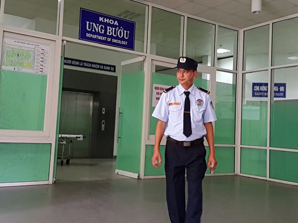  Khoa Ung bướu bệnh viện Đà nẵng vẫn đang được bảo vệ nghiêm ngặt