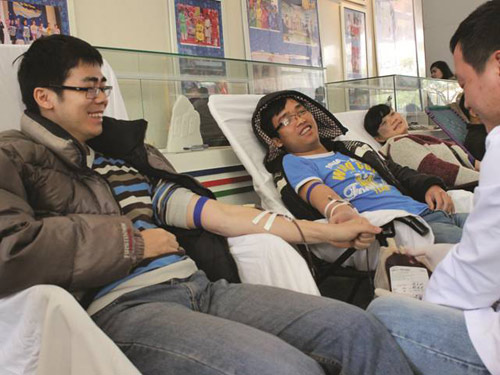 Hiến máu cứu người đã mang lại niềm vui cho các tình nguyện viên 