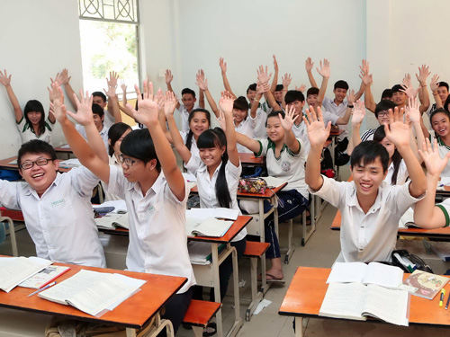 Chiều 23.1, học sinh lớp 12 Trường THPT Trần Đại Nghĩa (Tây Ninh) tỏ ra phấn khởi trước thông tin vẫn giữ thang điểm 10 và được mang Atlat địa lý vào phòng thi 