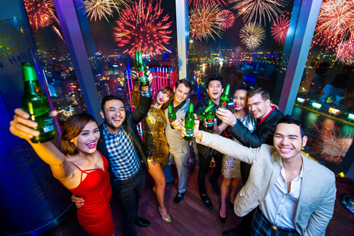 Hà Anh, Petey Nguyễn, Harry Lu cùng những người bạn thân thiết của mình đã tận hưởng những giây phút đón năm mới tuyệt vời cùng nhau.