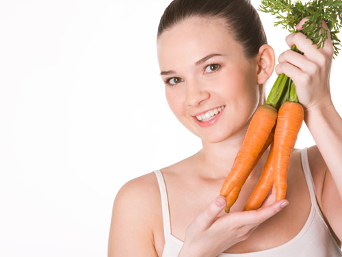 Alpha-carotene và beta-carotene có trong củ cà rốt có tác dụng cải thiện thị lực