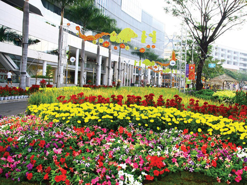 Làng quê VN được tái hiện sinh động ở Hội chợ hoa xuân Phú Mỹ Hưng 2015 