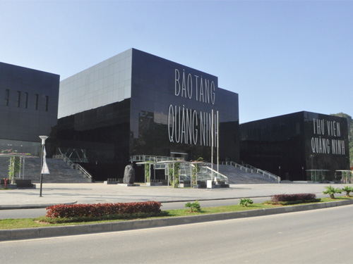 Với thủ pháp kiến trúc độc đáo, táo bạo, Thư viện Bảo tàng - Quảng Ninh đã đạt giải 'Công trình kiến trúc của năm 2013'