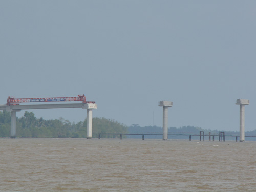 Cầu Cổ Chiên nối hai bờ tỉnh Bến Tre và Trà Vinh