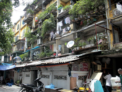 Việc cải tạo chung cư cũ ở Hà Nội chậm trễ do thiếu chính sách đồng bộ 