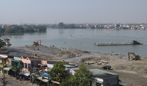 Hiện trường dự án lấp sông Đồng Nai hồi tháng 3