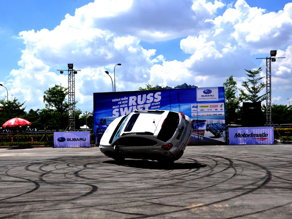 Chương trình biểu diễn Subaru Russ Swift Stunt 2015