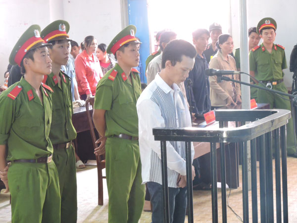 Nguyễn Thanh Tuấn tại phiên xét xử lưu động