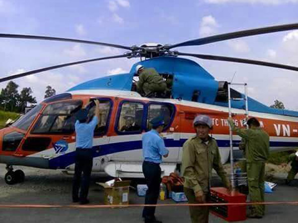  Máy bay trực thăng gặp sự cố đỗ xuống xã Tây Lương.