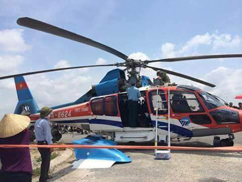  Máy bay trực thăng gặp sự cố đỗ xuống xã Tây Lương.