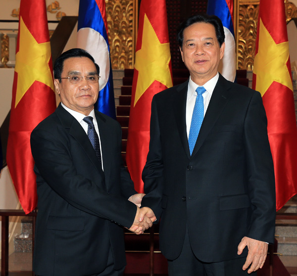 Thủ tướng Nguyễn Tấn Dũng hội đàm với Thủ tướng CHDCND Lào Thongsing Thammavong 