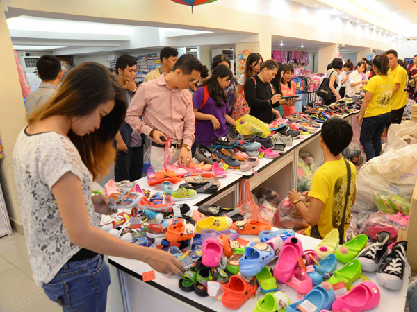 Hàng tiêu dùng Thái thu hút người mua tại các hội chợ 