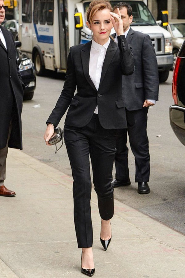 Emma Watson cũng là một ngôi sao mặc đẹp nhất với phong cách men-wear dù là trên thảm đỏ hay ngoài đường phố 