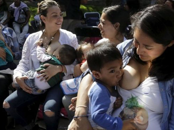 Các bà mẹ Mexico ít chịu cho con bú 