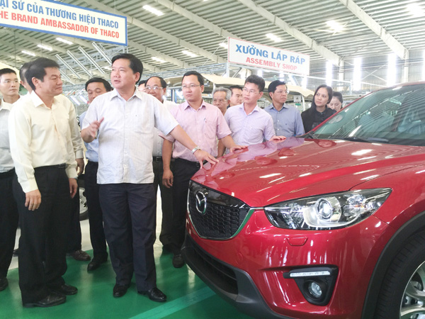 Bộ trưởng Đinh La Thăng thăm KCN cơ khí ô tô THACO IZ 