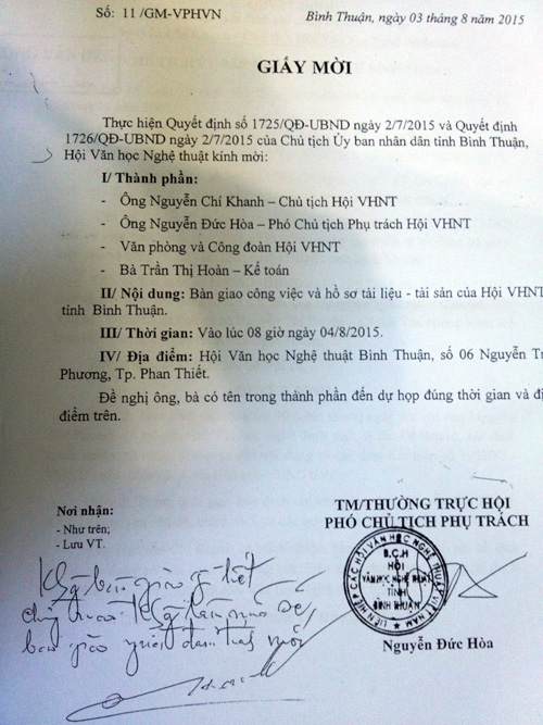 Giấy mời của Hội VHNT Bình Thuận gửi ông Nguyễn Chí Khanh, ông Khanh không những không đến bàn giao mà còn ghi vào giấy “Không bàn giao gì hết”