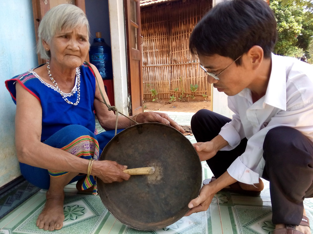  Lá chiêng Buar của bà Y Jyang ở làng Kon Rôn 