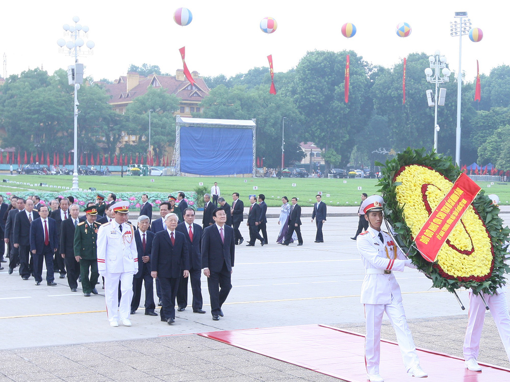 Đoàn đại biểu lãnh đạo Đảng, Nhà nước, Ủy ban T.Ư Mặt trận Tổ quốc VN viếng Chủ tịch Hồ Chí Minh