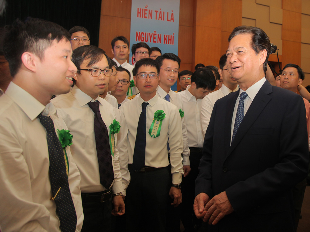 Thủ tướng Nguyễn Tấn Dũng giao lưu với các nhà khoa học trẻ