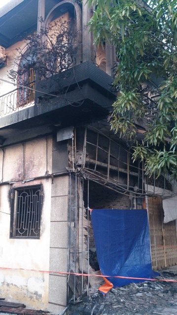 Ngôi nhà 326 bị đám cháy thiêu rụi hoàn toàn 