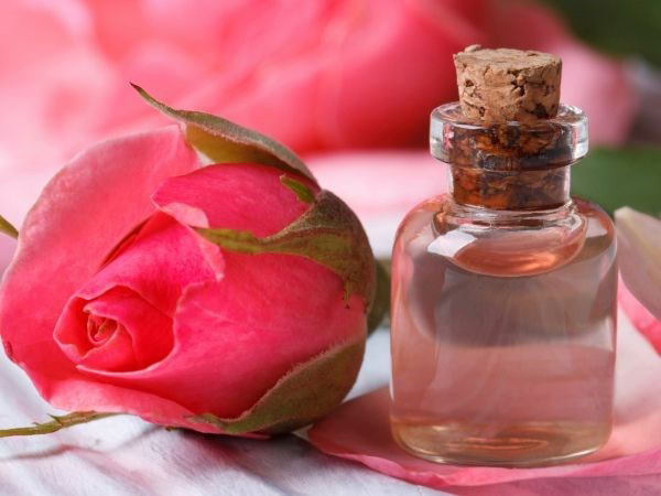 Những lưu ý không nên bỏ qua khi dùng nước hoa hồng