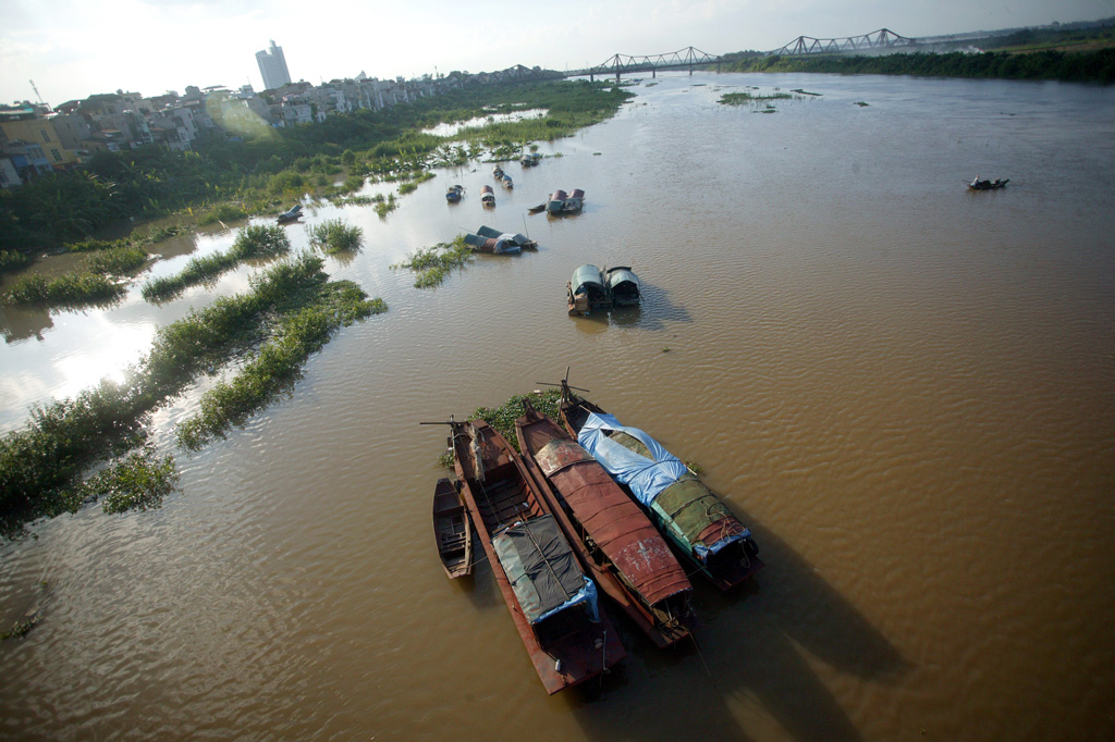 Nước sông Hồng dâng cao bất thường vì xả lũ ở Trung Quốc