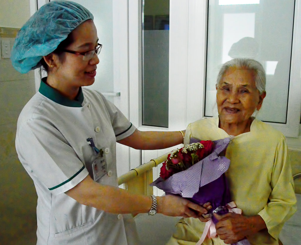 Cứu cụ bà 90 tuổi bị u tim