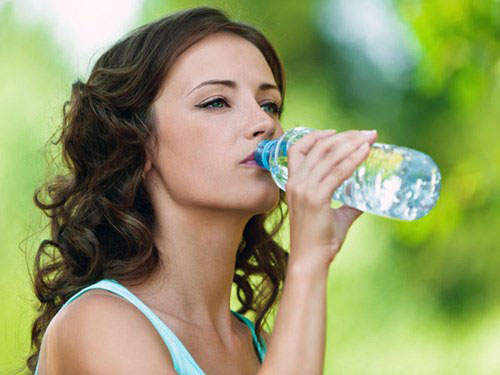 Đảm bảo uống đủ 2 – 2.5 lit nước/ ngày