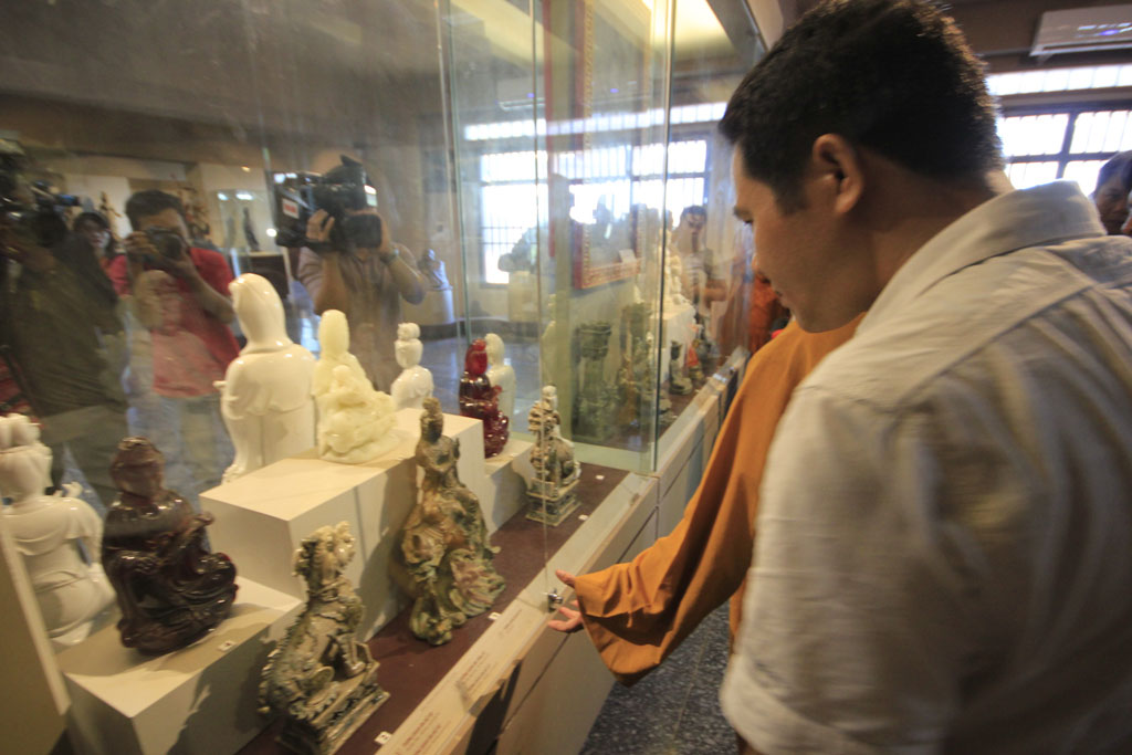 Lần đầu tiên sau gần nửa thế kỷ sưu tập, hàng trăm hiện vật quý liên quan đến văn hóa Phật giáo được ra mắt công chúng