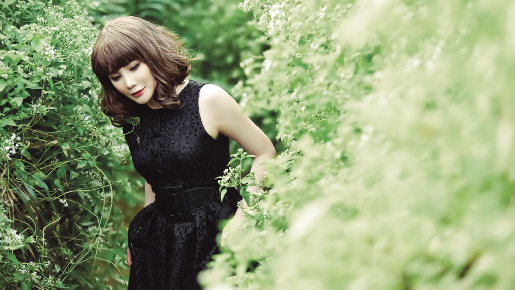 Nữ ca sĩ xuất hiện với ngoại hình xinh đẹp trong MV 2 ca khúc mới ra mắt. 