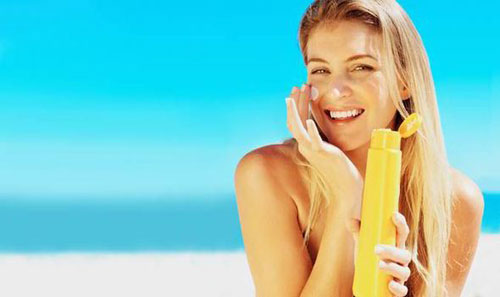 Tránh xa kem chống nắng có thành phần chứa các chất làm mềm da