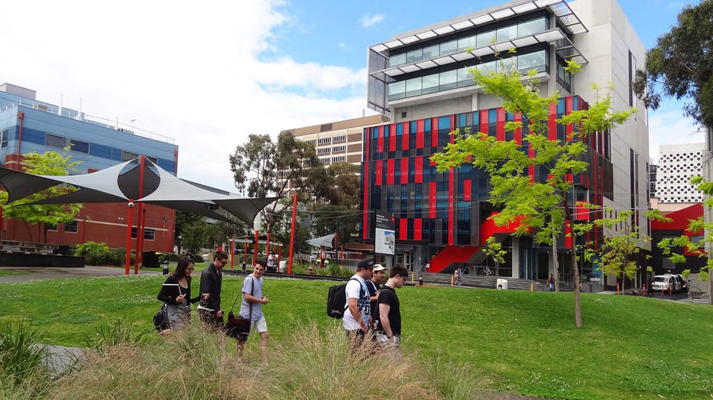 Trường ĐH Công nghệ Swinburne (Úc)