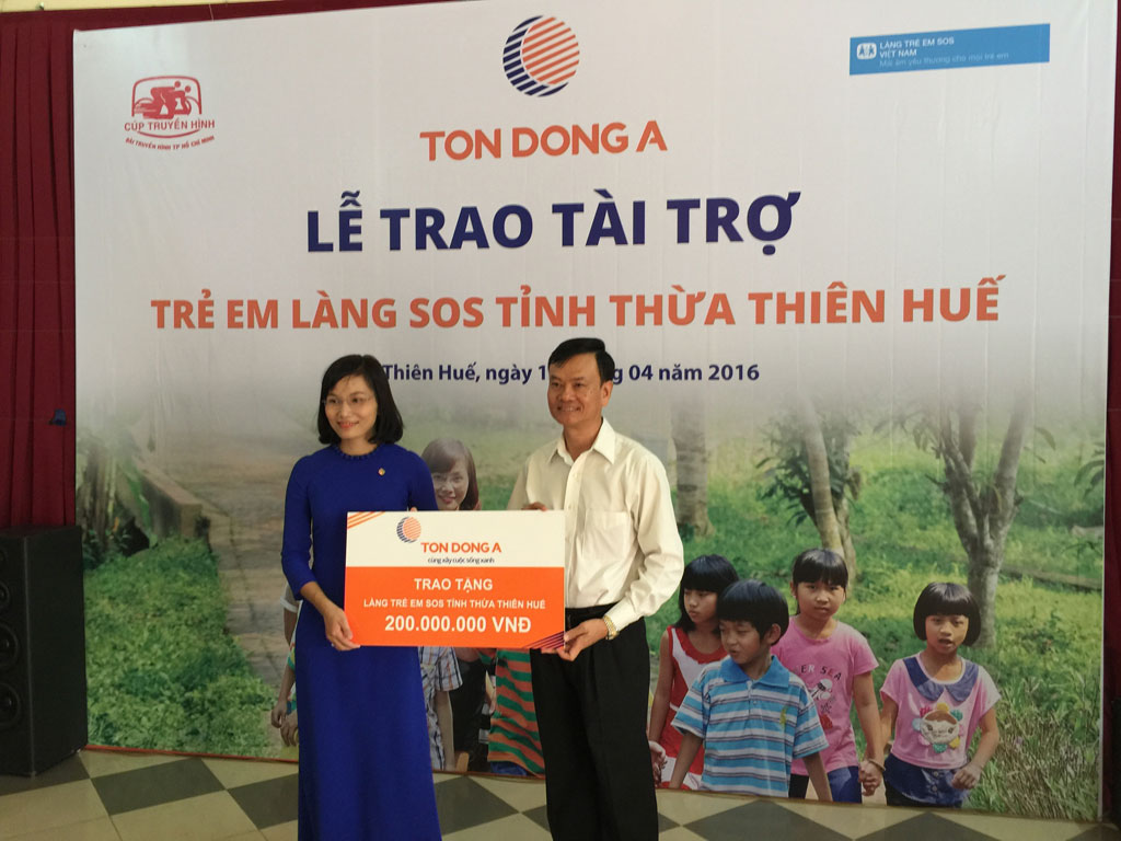 Anh Nguyễn Thanh Trung tặng 200 triệu đồng tại làng SOS Huế