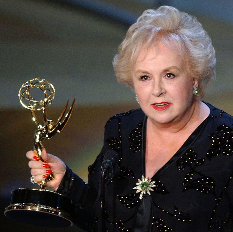 “Tượng đài” phim truyền hình Mỹ Doris Roberts qua đời ở tuổi 90 - Ảnh: AFP/Getty Images