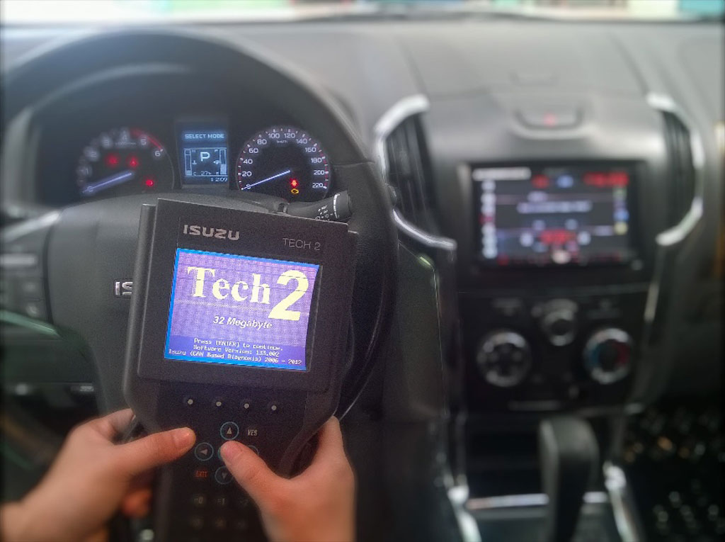 Máy chẩn đoán Tech 2 công nghệ mới nhất dành cho xe Isuzu, có thể phát hiện mã lỗi trên xe và kịp thời sửa chữa, khắc phục lỗi để xe hoạt động tốt & an toàn nhất.