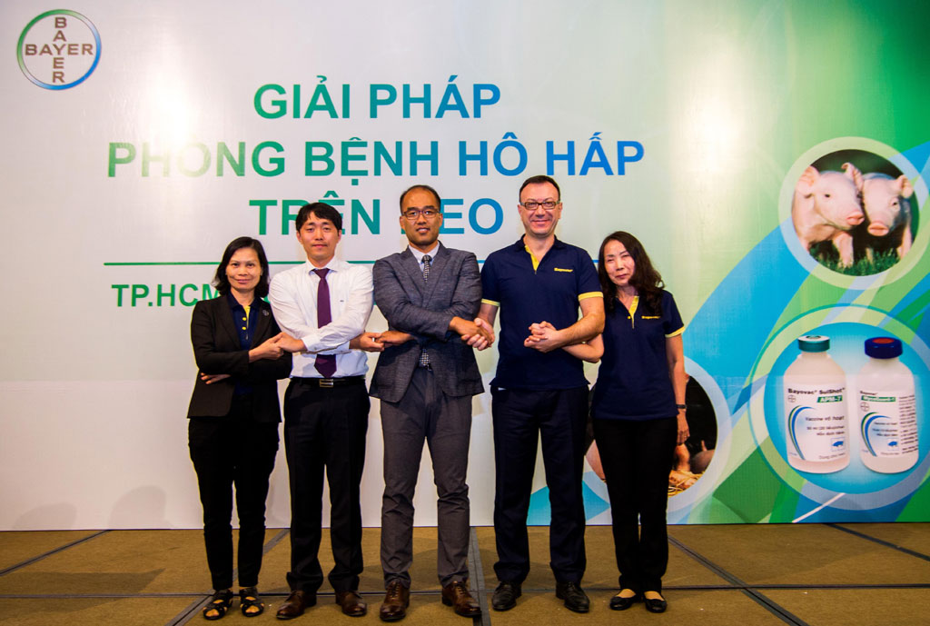 Bayer Việt Nam và đối tác cam kết mang đến các giải pháp chăm sóc sức khỏe cho người chăn nuôi Việt Nam.