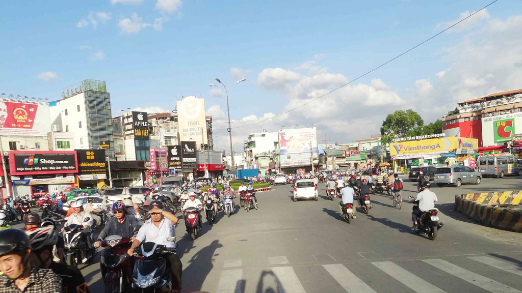 Các tuyến đường hướng về vòng xoay ngã năm Chuồng Chó đều được mở rộng khang trang, nhưng với người Sài Gòn xưa, những hình ảnh một thời không thể xóa nhòa - Ảnh: An Huy