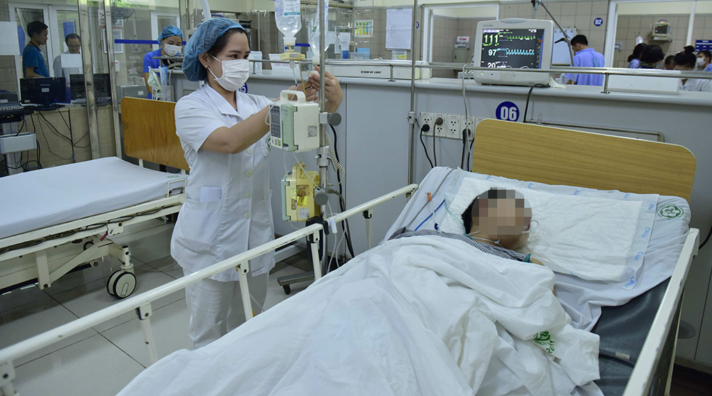 Bệnh viện Bạch Mai đang cấp cứu các bệnh nhân nặng nhập viện từ đêm nhạc ảnh: phạm hùng