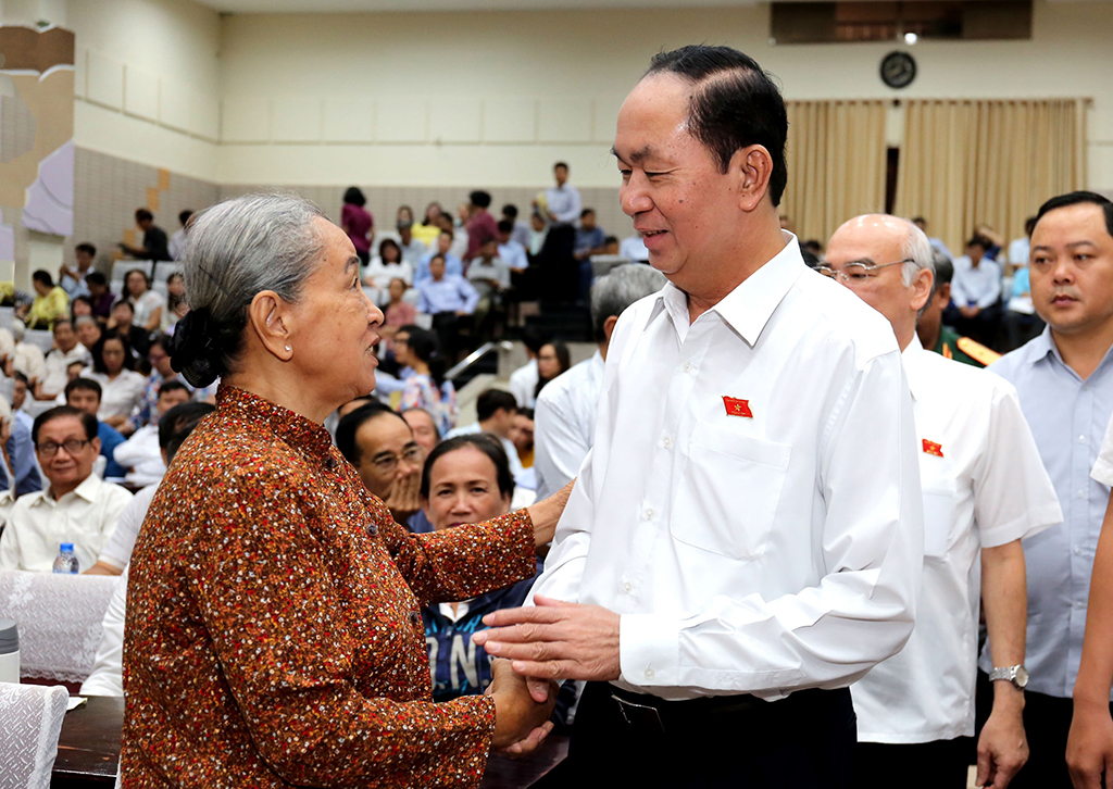 Chủ tịch nước Trần Đại Quang trong một lần trò chuyện với các cử tri Ảnh: Ngọc Dương