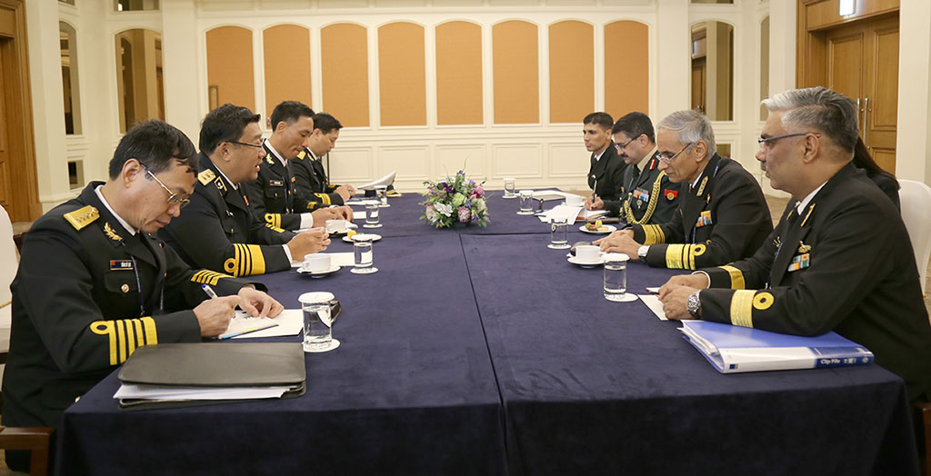 Tư lệnh Hải quân Việt Nam hội đàm với Tư lệnh miền Đông Hải quân Ấn Độ