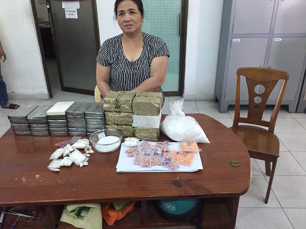 Nghi can bị bắt giữ với lượng lớn ma túy trong đường dây của Nguyễn Hoàng Oanh (chị ruột Dung “Hà”), bị C04 triệt phá tháng 9 vừa qua Ảnh: Ngọc Lê