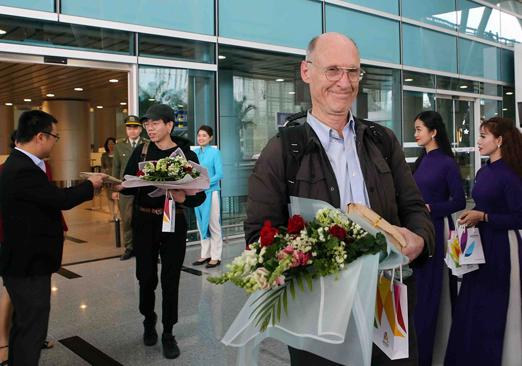 Đón những du khách đến sân bay Đà Nẵng ngày 1.1.2019 Ảnh: TTXVN