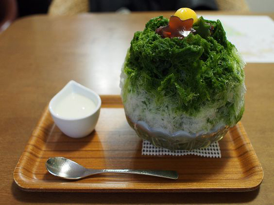 Kem đá bào Matcha là món ăn được ưa thích vào mùa hè Nhật Bản. 
